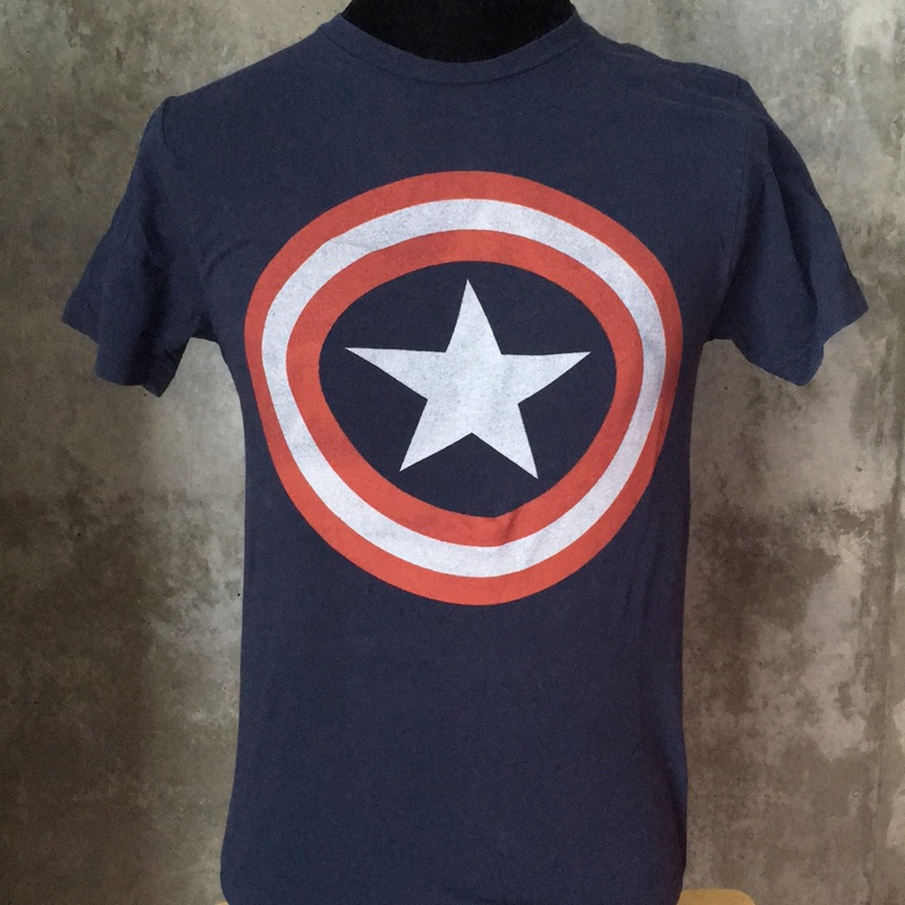 Marvel Comics Captain America T-shirt in Medium - Picture 3 of 3